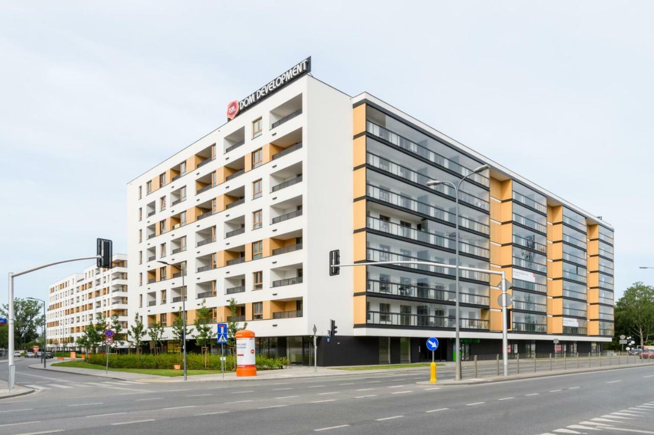 M&R Apartament Airport&Business Deluxe Cybernetyki 17 - Underground Garage - Free Wifi - Netflix - Air Conditioning - Self Check-In, Close By Chopin Airport Варшава Екстериор снимка