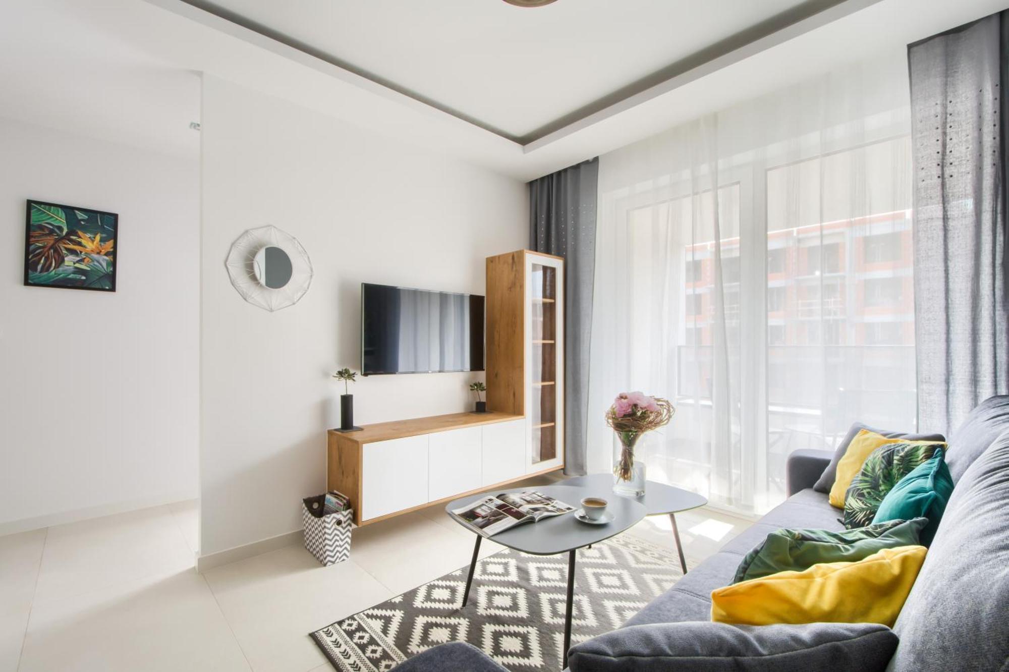 M&R Apartament Airport&Business Deluxe Cybernetyki 17 - Underground Garage - Free Wifi - Netflix - Air Conditioning - Self Check-In, Close By Chopin Airport Варшава Екстериор снимка